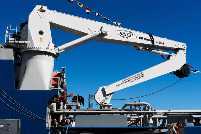 Marine Cranes & Lifting Machinery